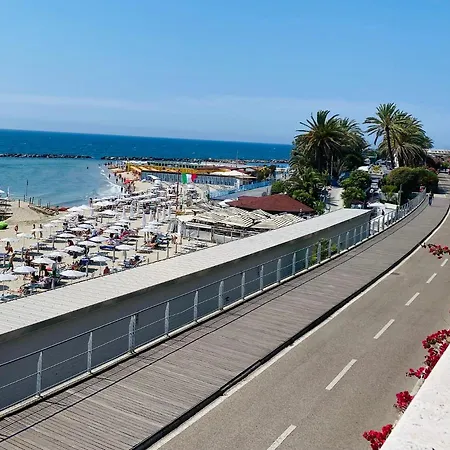 Apartment Moderno Al Centro Sanremo
